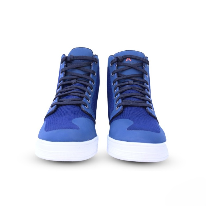 Moto Street Tourer Sneakers – Casual Style with Motorcycle