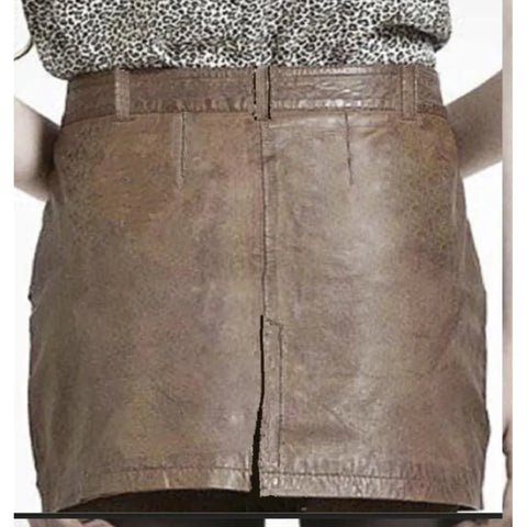 High-Waisted Brown Leather Mini Skirt – Double-Breasted Buttons & Front Flap Pockets